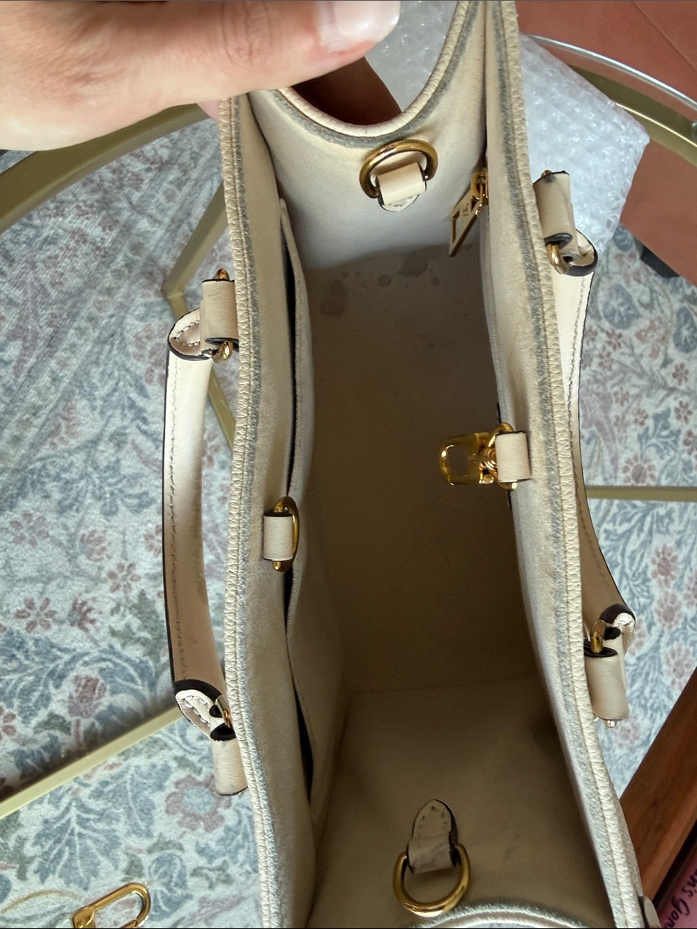 Louis Vuitton OnTheGo PM Cream with Gold Hardware - Picture 11 of 11